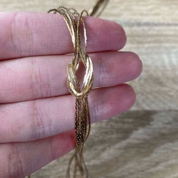 NWOT - Gold Tie Knot Dangly Necklace - Picture 5 of 5